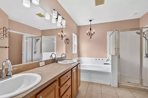 Bath - 4007 34th St E, Bradenton, FL 34208 photo 2 of 4