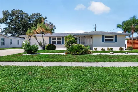 3141 Regatta Cir, Sarasota, FL 34231