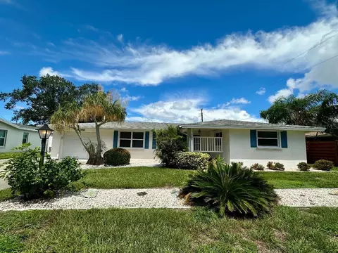 3141 Regatta Cir, Sarasota, FL 34231