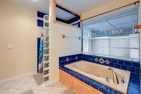Bath - 3721 Wilderness Blvd W, Parrish, FL 34219 photo 4 of 4