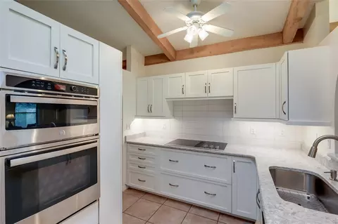 Kitchen - 3721 Wilderness Blvd W, Parrish, FL 34219 photo 2 of 5