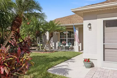 Exterior - 4610 72nd Ct E, Bradenton, FL 34203 photo 3 of 12