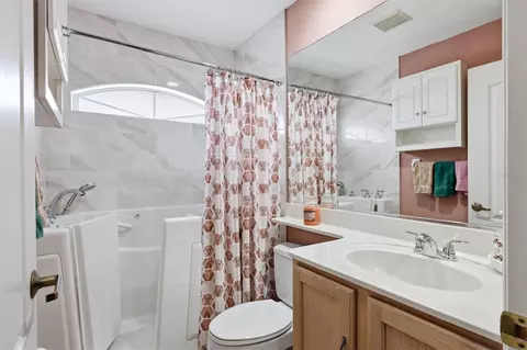 Bath - 4610 72nd Ct E, Bradenton, FL 34203 photo 6 of 6