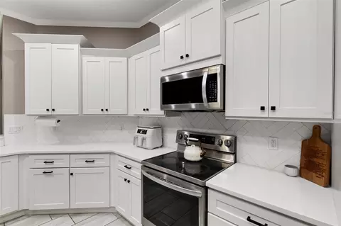 Kitchen - 5751 99th Avenue Cir E, Parrish, FL 34219 photo 3 of 6