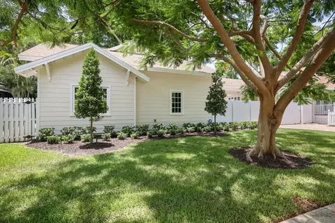 1862 Prospect St, Sarasota, FL 34239