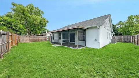 Exterior - 4910 6th Ave E, Bradenton, FL 34208 photo 6 of 8
