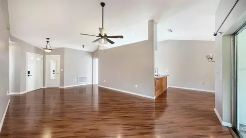 Living - 4910 6th Ave E, Bradenton, FL 34208 photo 4 of 6