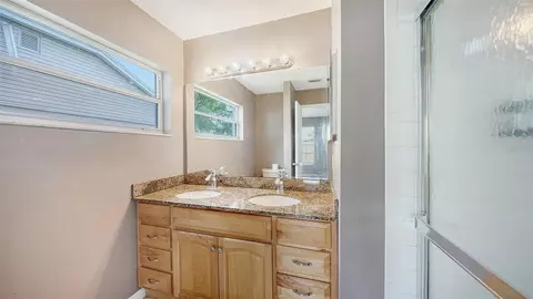 Bath - 4910 6th Ave E, Bradenton, FL 34208 photo 2 of 3