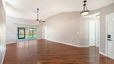 Living - 4910 6th Ave E, Bradenton, FL 34208 photo 2 of 6