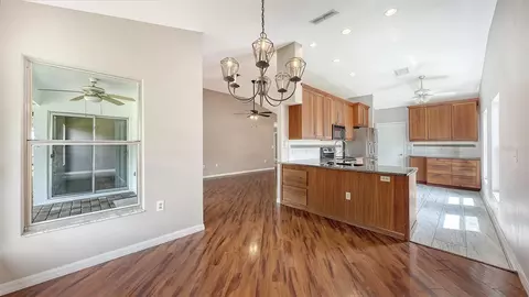 Living - 4910 6th Ave E, Bradenton, FL 34208 photo 5 of 6