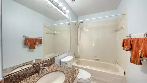 Bath - 4910 6th Ave E, Bradenton, FL 34208 photo 1 of 3