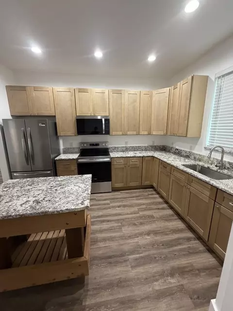 Kitchen - 612 SE 13th Ave, Okeechobee, FL 34974 photo 2 of 3