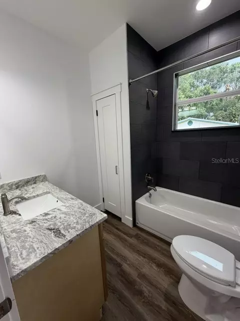 Bath - 612 SE 13th Ave, Okeechobee, FL 34974 photo 2 of 6
