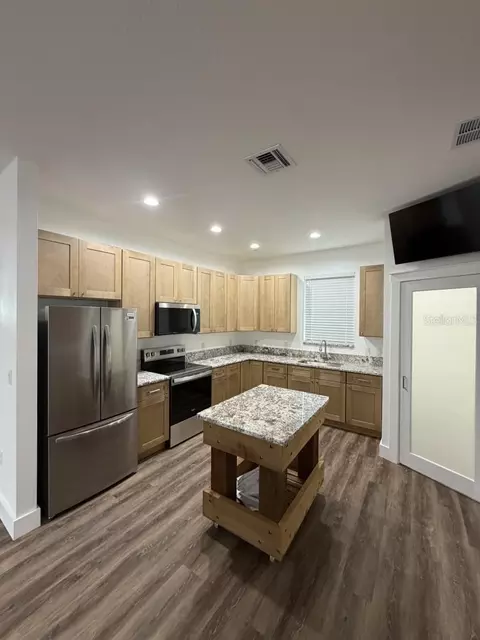 Kitchen - 612 SE 13th Ave, Okeechobee, FL 34974 photo 3 of 3