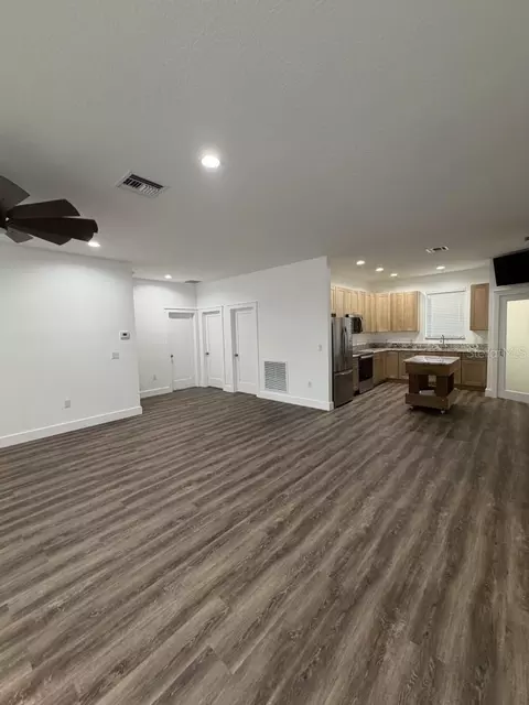 Living - 612 SE 13th Ave, Okeechobee, FL 34974 photo 1 of 2