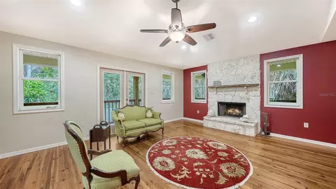 Living - 2046 Cordes St, Osprey, FL 34229 photo 1 of 6