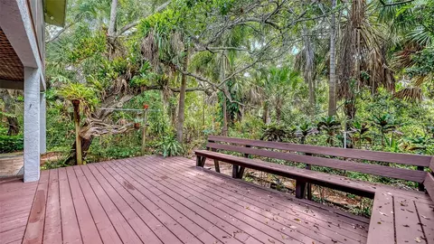 Exterior - 2046 Cordes St, Osprey, FL 34229 photo 7 of 18