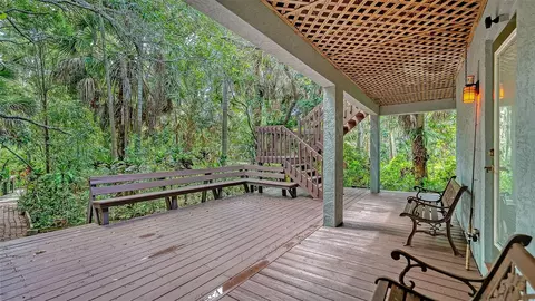 Exterior - 2046 Cordes St, Osprey, FL 34229 photo 8 of 18