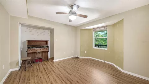 Living - 2046 Cordes St, Osprey, FL 34229 photo 6 of 6