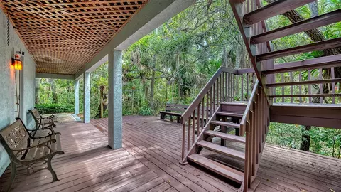 Exterior - 2046 Cordes St, Osprey, FL 34229 photo 9 of 18
