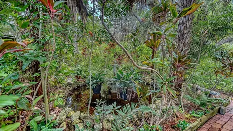 Exterior - 2046 Cordes St, Osprey, FL 34229 photo 11 of 18