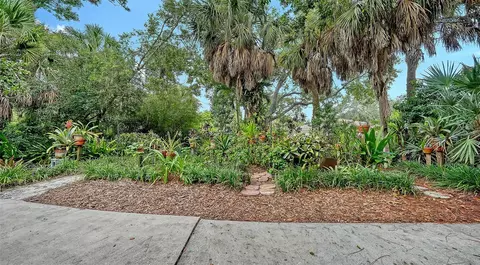 Exterior - 2046 Cordes St, Osprey, FL 34229 photo 16 of 18