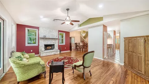 Living - 2046 Cordes St, Osprey, FL 34229 photo 3 of 6