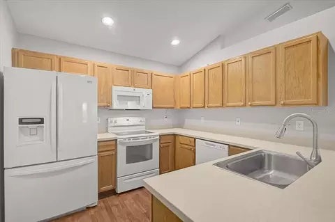 Kitchen - 4240 Malickson Dr, Parrish, FL 34219 photo 1 of 4