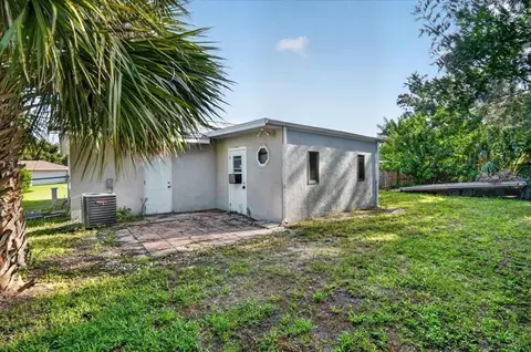 Exterior - 2712 36th Avenue Ter E, Bradenton, FL 34208 photo 3 of 4