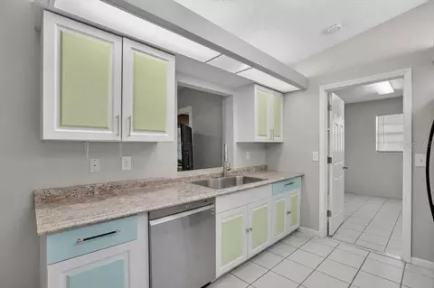 Kitchen - 2712 36th Avenue Ter E, Bradenton, FL 34208 photo 3 of 5