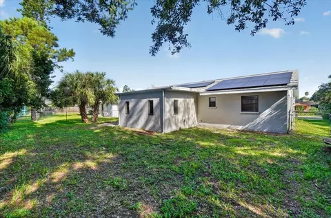 Exterior - 2712 36th Avenue Ter E, Bradenton, FL 34208 photo 2 of 4