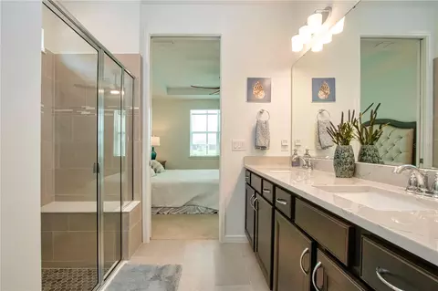 Bath - 9437 Shorebird Ct, Parrish, FL 34219 photo 3 of 4