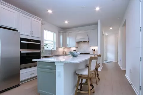 Kitchen - 9437 Shorebird Ct, Parrish, FL 34219 photo 8 of 10