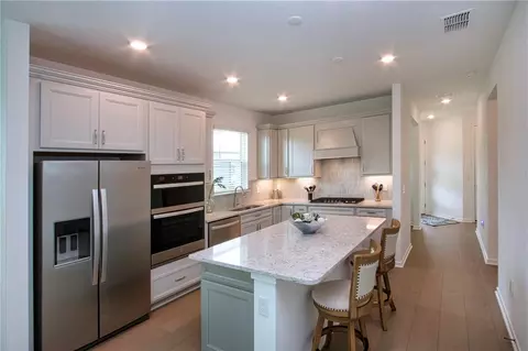 Kitchen - 9437 Shorebird Ct, Parrish, FL 34219 photo 1 of 10