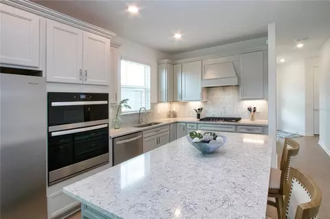 Kitchen - 9437 Shorebird Ct, Parrish, FL 34219 photo 9 of 10