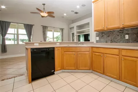Kitchen - 4124 101st Ave E, Parrish, FL 34219 photo 4 of 5