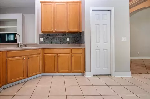 Kitchen - 4124 101st Ave E, Parrish, FL 34219 photo 3 of 5