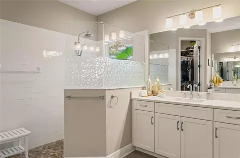 Bath - 10625 Falling Leaf Ct, Parrish, FL 34219 photo 1 of 4