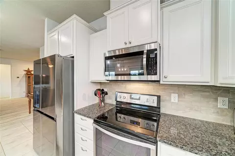 Kitchen - 10223 57th Ct E, Parrish, FL 34219 photo 5 of 6