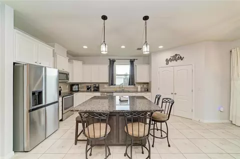 Kitchen - 10223 57th Ct E, Parrish, FL 34219 photo 2 of 6