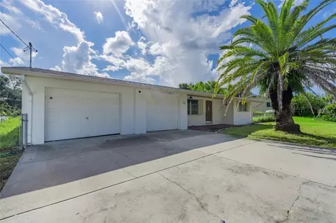 605 Barnes Pkwy, Nokomis, FL 34275