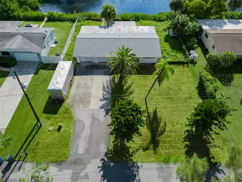 605 Barnes Pkwy, Nokomis, FL 34275