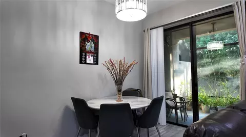 Dining - 7850 52nd Ter E, Bradenton, FL 34203 photo 1 of 1