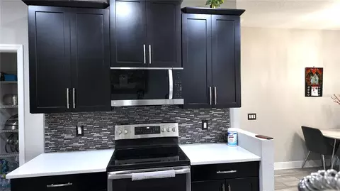 Kitchen - 7850 52nd Ter E, Bradenton, FL 34203 photo 3 of 4