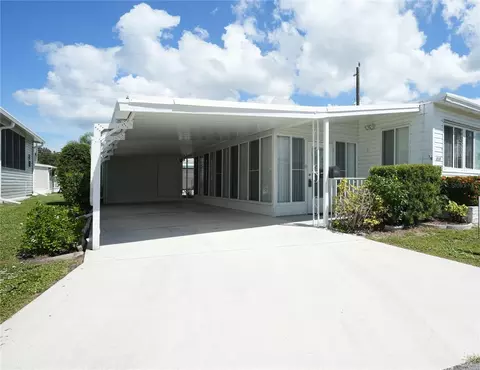 210 Southwinds Dr, Sarasota, FL 34231