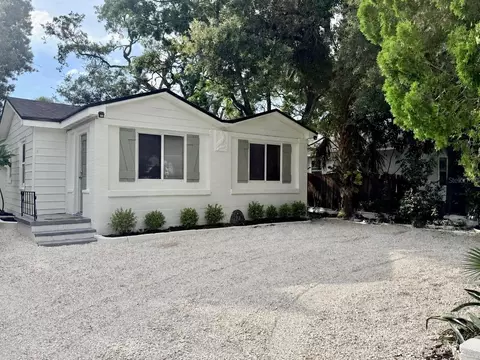 1617 43rd St S, Saint Petersburg, FL 33711