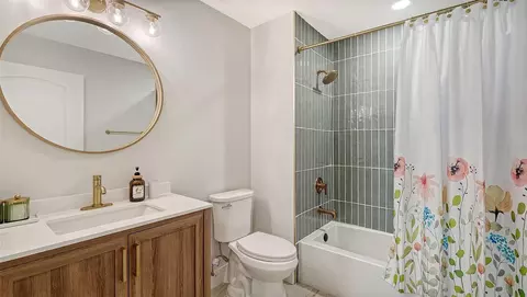 Bath - 4005 Douglas Hill Pl, Parrish, FL 34219 photo 4 of 4