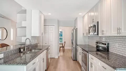 Kitchen - 4005 Douglas Hill Pl, Parrish, FL 34219 photo 2 of 5