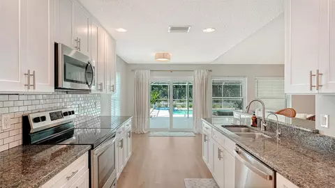 Kitchen - 4005 Douglas Hill Pl, Parrish, FL 34219 photo 5 of 5