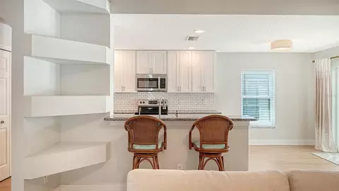 Kitchen - 4005 Douglas Hill Pl, Parrish, FL 34219 photo 4 of 5